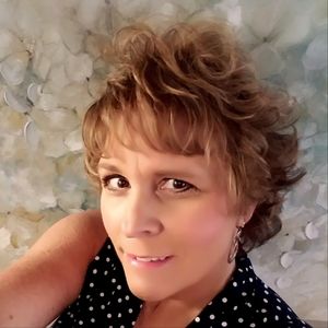 Meet your Posher, Cari